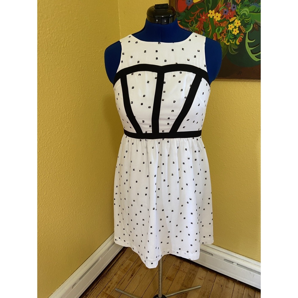 Kensie Sleeveless Dress White Black Squares Polyester Above Knee Size Small